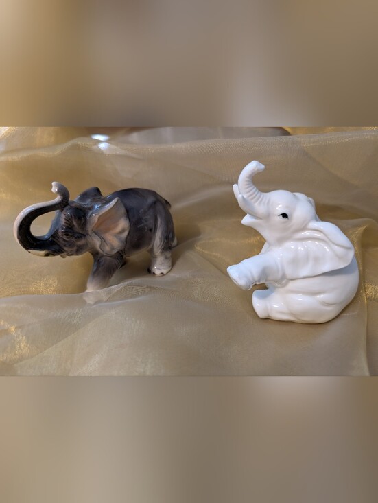 Other - Set of 2 Elephants. White And Grey Both Porcelain